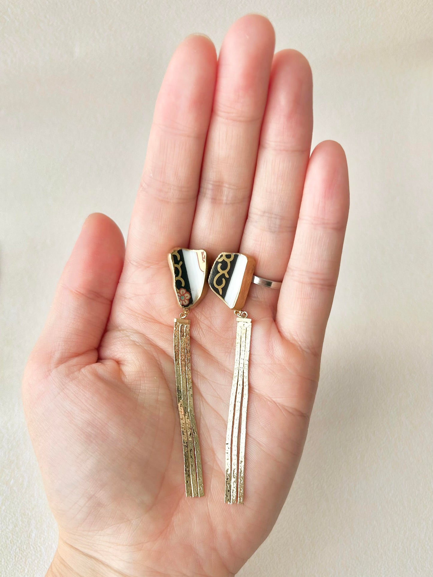 有田焼 　金継ぎ　サージカルステンレスピアス　花柄　和柄　ゴールドスウィングパーツ　揺れる　伝統工芸　＃301