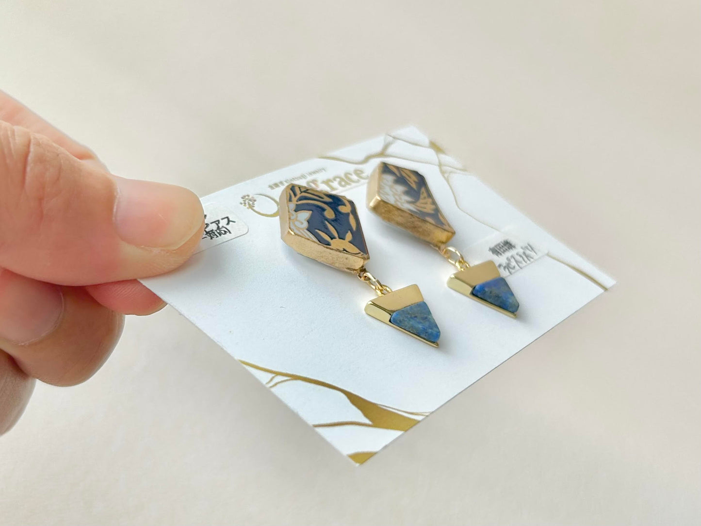 有田焼 　金継ぎ　サージカルステンレスピアス　リーフ柄　ラピスラズリ　揺れる　天然石　伝統工芸　＃302