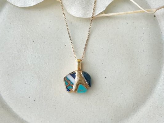 有田焼　金継ぎ　ネックレス　サージカルステンレスチェーン　アレルギー対応　18K　和柄　ターコイズ　アパタイト　天然石　伝統工芸　＃307