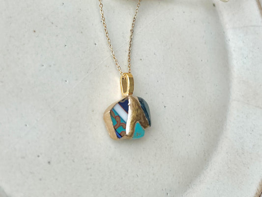 有田焼　金継ぎ　ネックレス　サージカルステンレスチェーン　アレルギー対応　18K　和柄　ターコイズ　アパタイト　天然石　伝統工芸　＃307