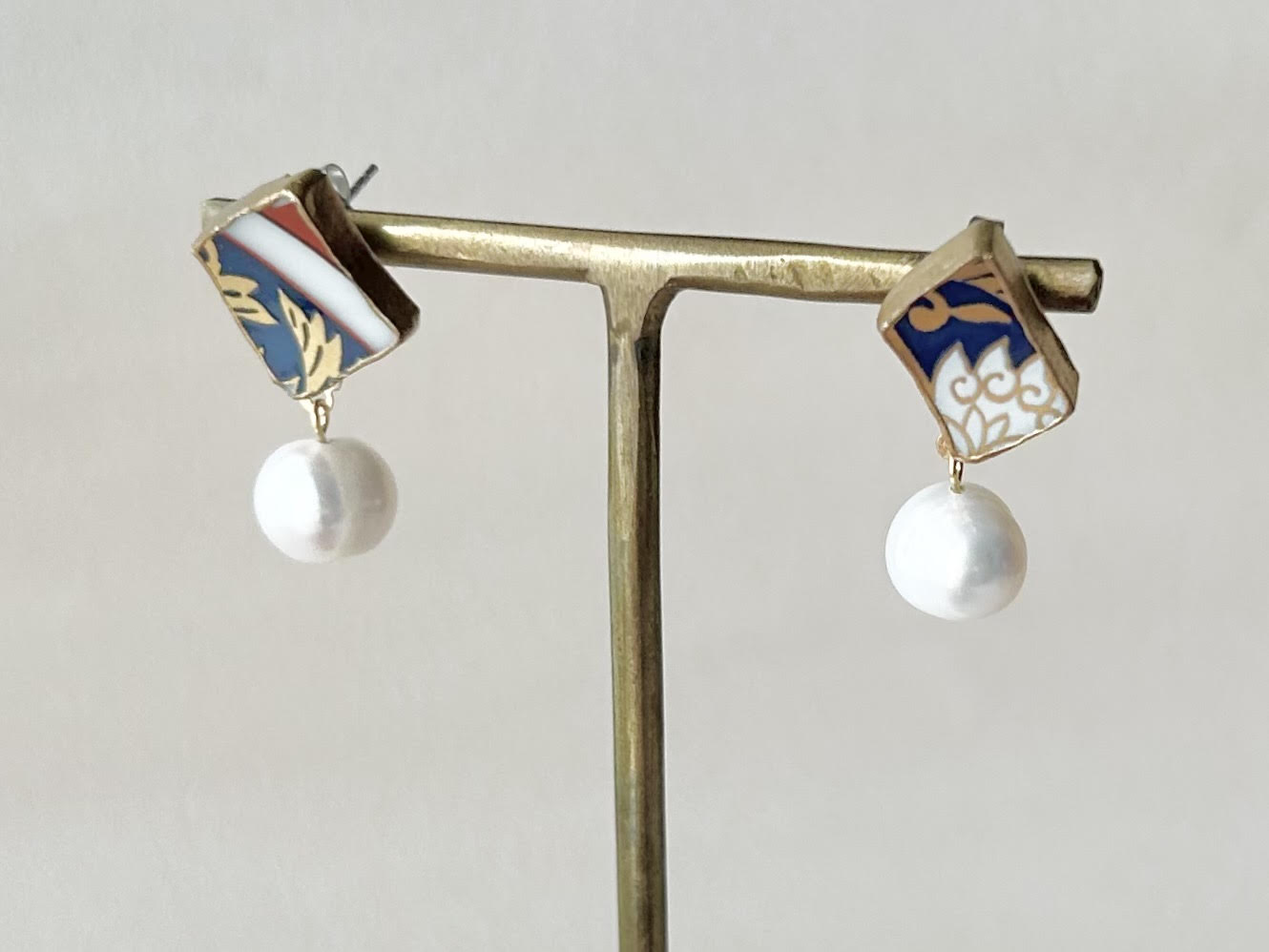 金継ぎ済み ジュエリートレイ 骸骨 ドクロ 有田焼 Kintsugi 金継 金継ぎ済み ジュエリートレイ 骸骨 ドクロ 有田焼 Kintsugi 金継