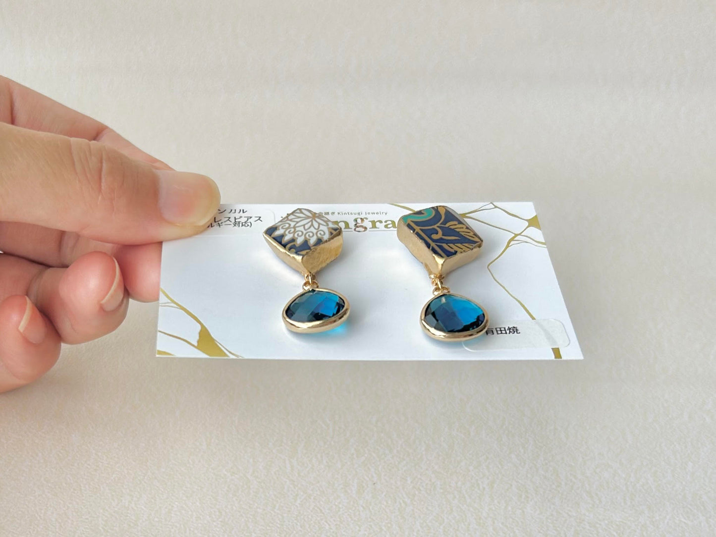 有田焼 　金継ぎ　サージカルステンレスピアス　リーフ柄　花柄　揺れる　伝統工芸　＃324