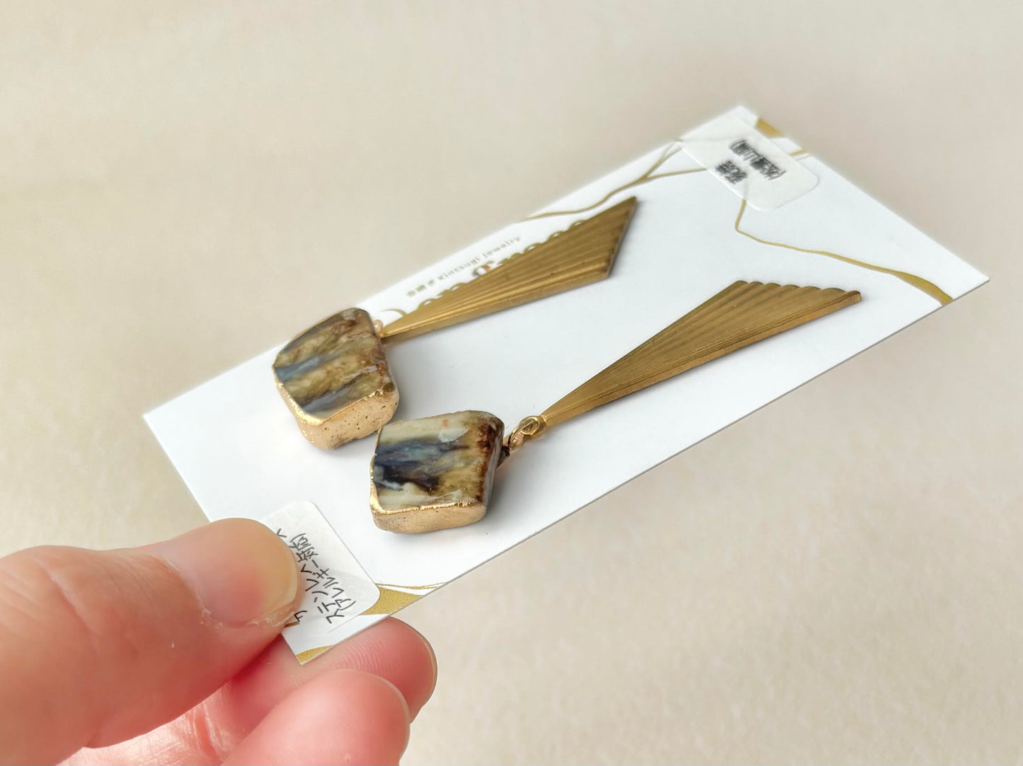 萩焼　金継ぎ　サージカルステンレスピアス　茶色　藍色　白　ゴールド　揺れる　 伝統工芸　＃330