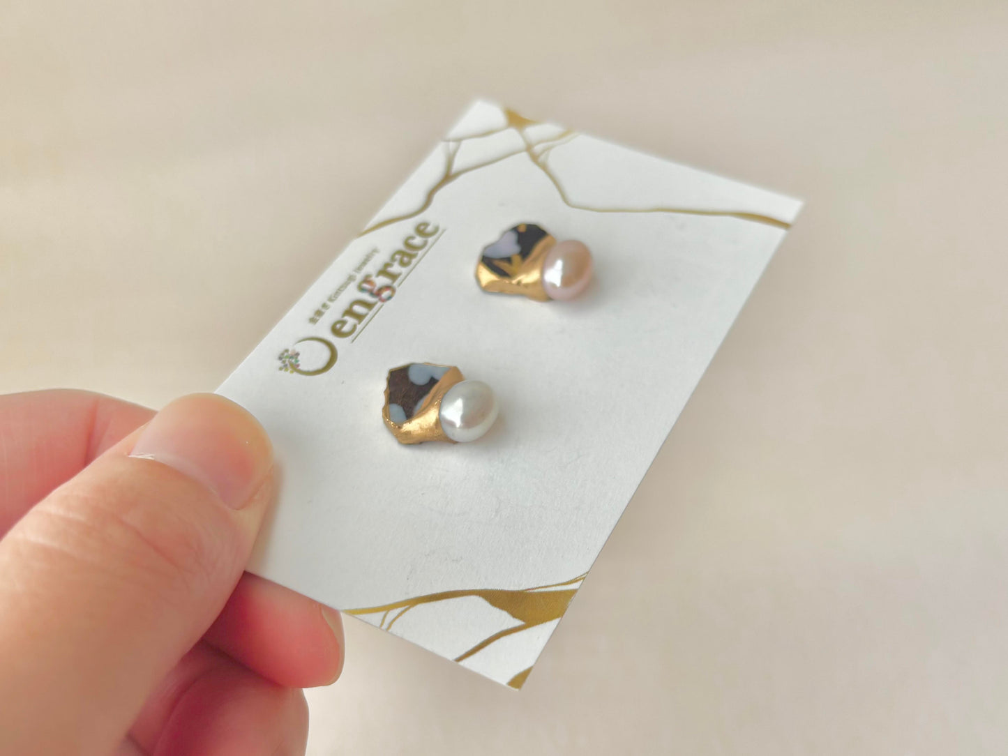 【金具が選べる】京焼　金継ぎ　ピアス　イヤリング　手書き　絵付け　花柄　黒色　淡水パール　天然石　伝統工芸　＃337