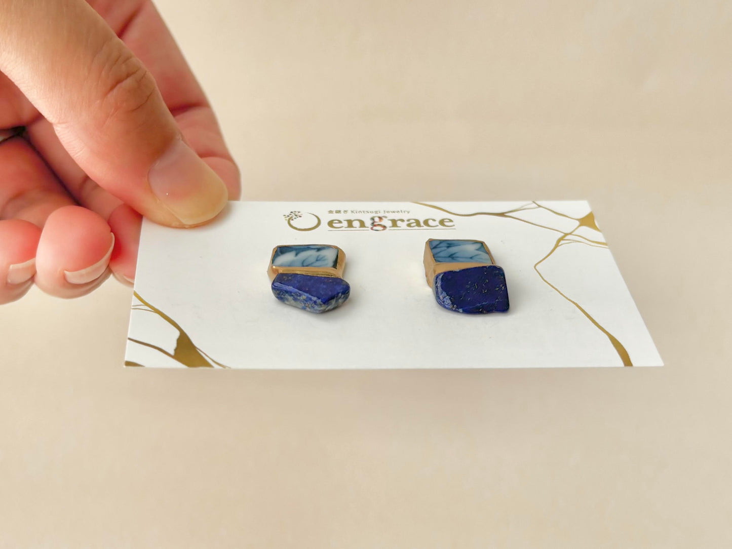 【金具が選べる】有田焼　金継ぎ　ピアス　イヤリング　青　リーフ柄　ラピスラズリ　天然石　伝統工芸　＃338