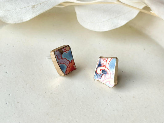Imari Ware Kintsugi Titanium Earrings Gold Carnelian