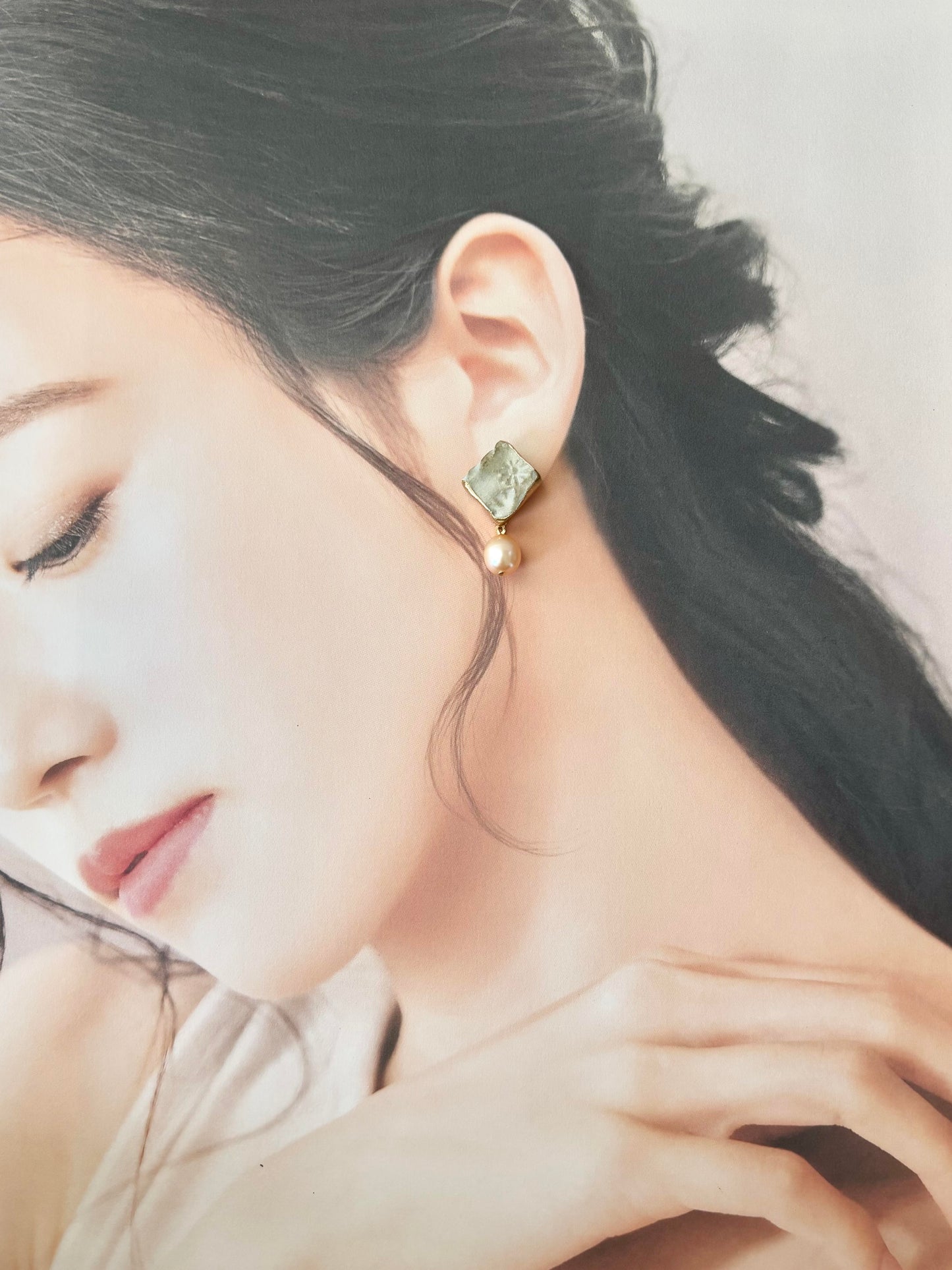 萩焼　金継ぎ　サージカルステンレスピアス　グレー　花柄　淡水パール　揺れる　天然石　伝統工芸　＃344