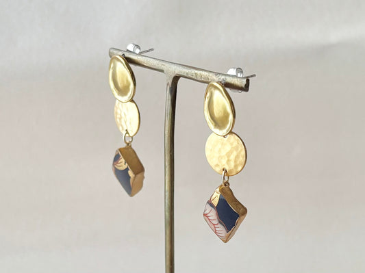 有田焼 　金継ぎ　サージカルステンレスピアス　花柄　リーフ柄　揺れる　伝統工芸　＃345