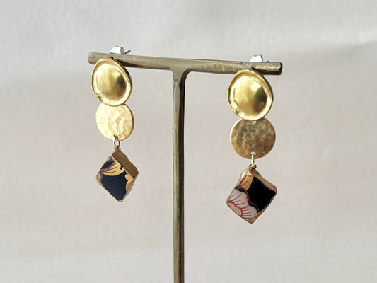 有田焼 　金継ぎ　サージカルステンレスピアス　花柄　リーフ柄　揺れる　伝統工芸　＃345