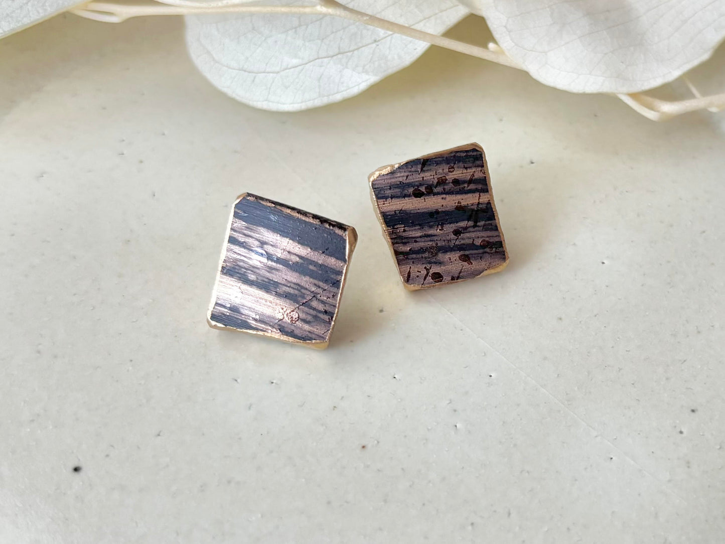 有田焼 　金継ぎ　サージカルステンレスピアス　濃い茶色　ゴールド　 伝統工芸　＃346