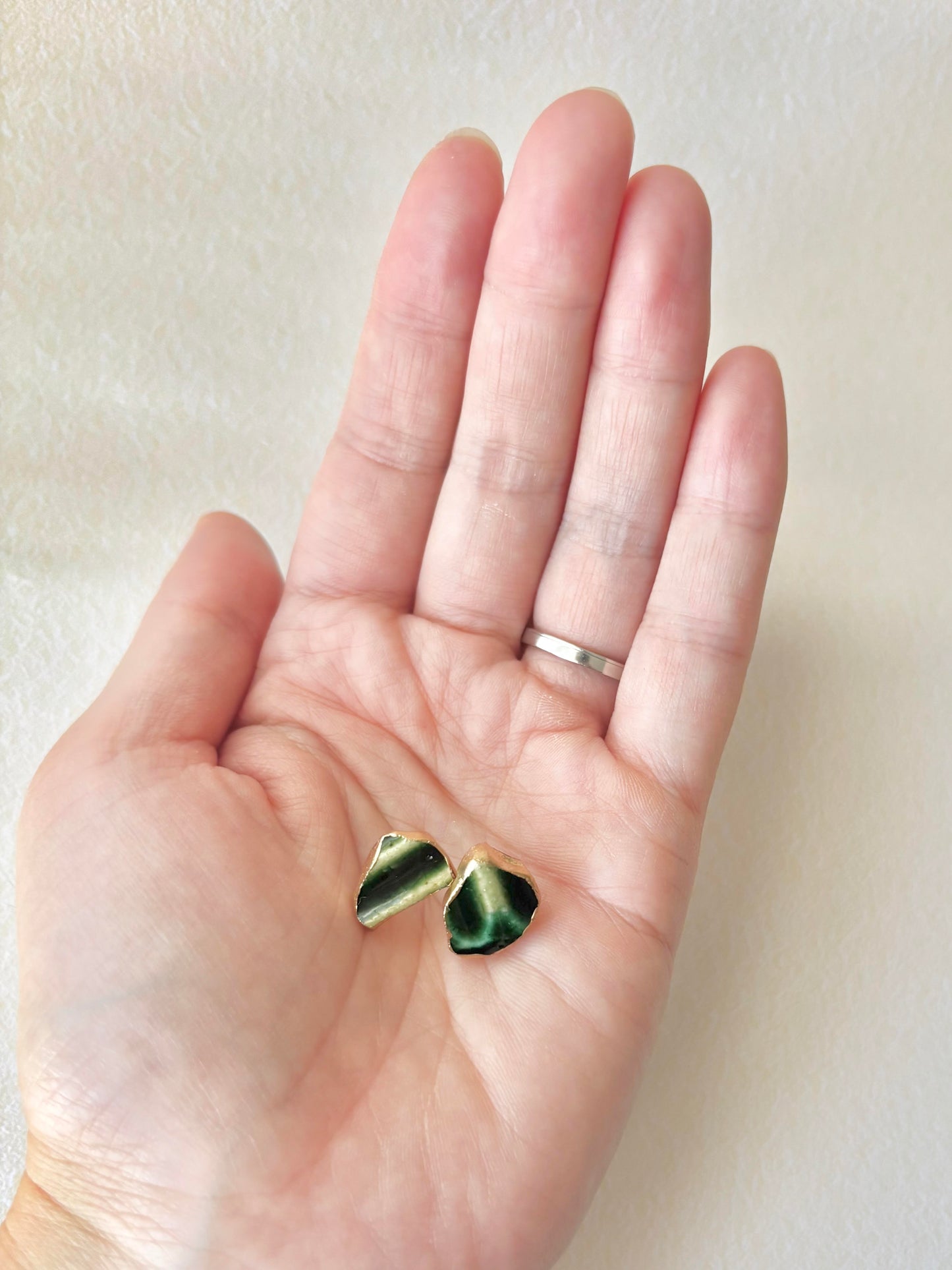 織部焼　金継ぎ　サージカルステンレスピアス　深い緑　伝統工芸　＃348