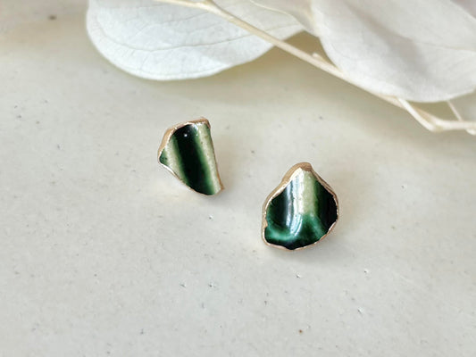 織部焼　金継ぎ　サージカルステンレスピアス　深い緑　伝統工芸　＃348