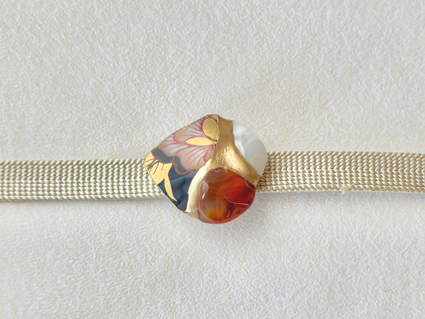 Imari Ware Kintsugi Titanium Earrings Gold Carnelian