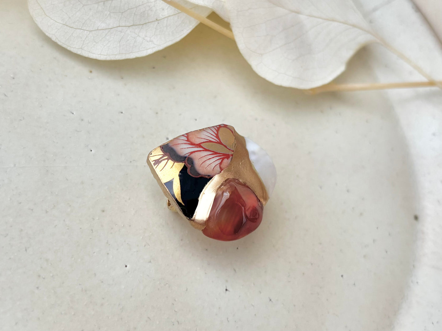 Imari Ware Kintsugi Titanium Earrings Gold Carnelian