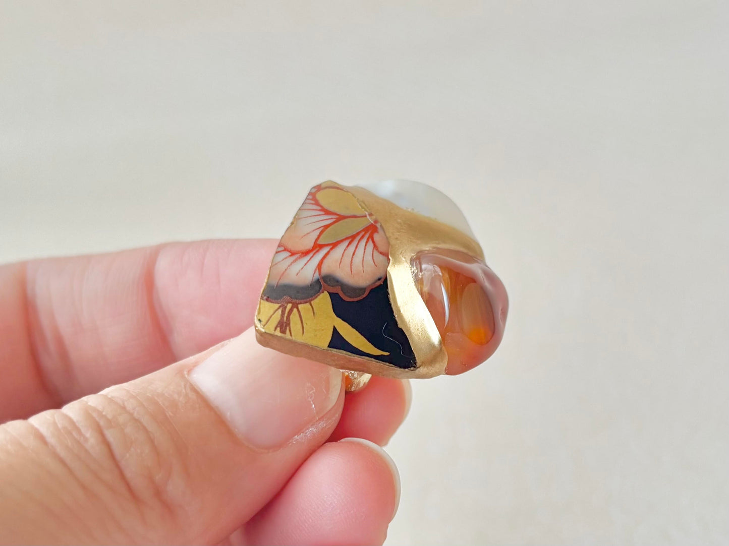 Imari Ware Kintsugi Titanium Earrings Gold Carnelian