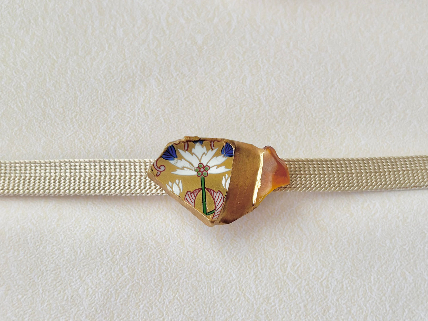 Imari Ware Kintsugi Titanium Earrings Gold Carnelian