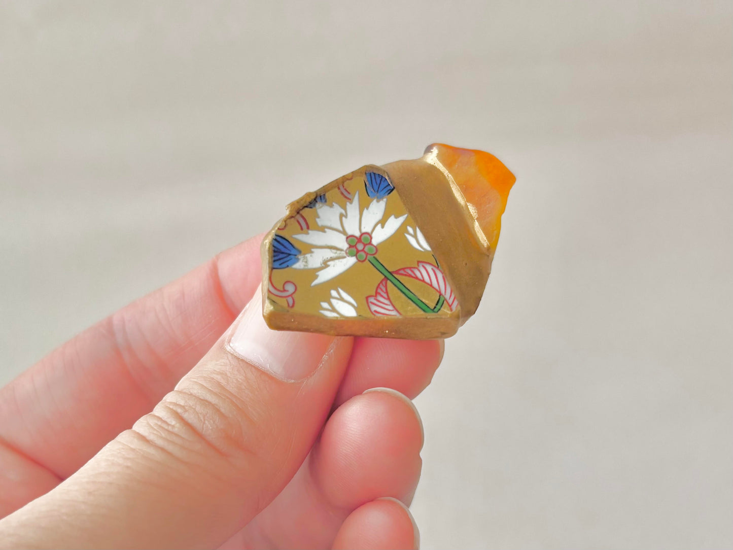 Imari Ware Kintsugi Titanium Earrings Gold Carnelian