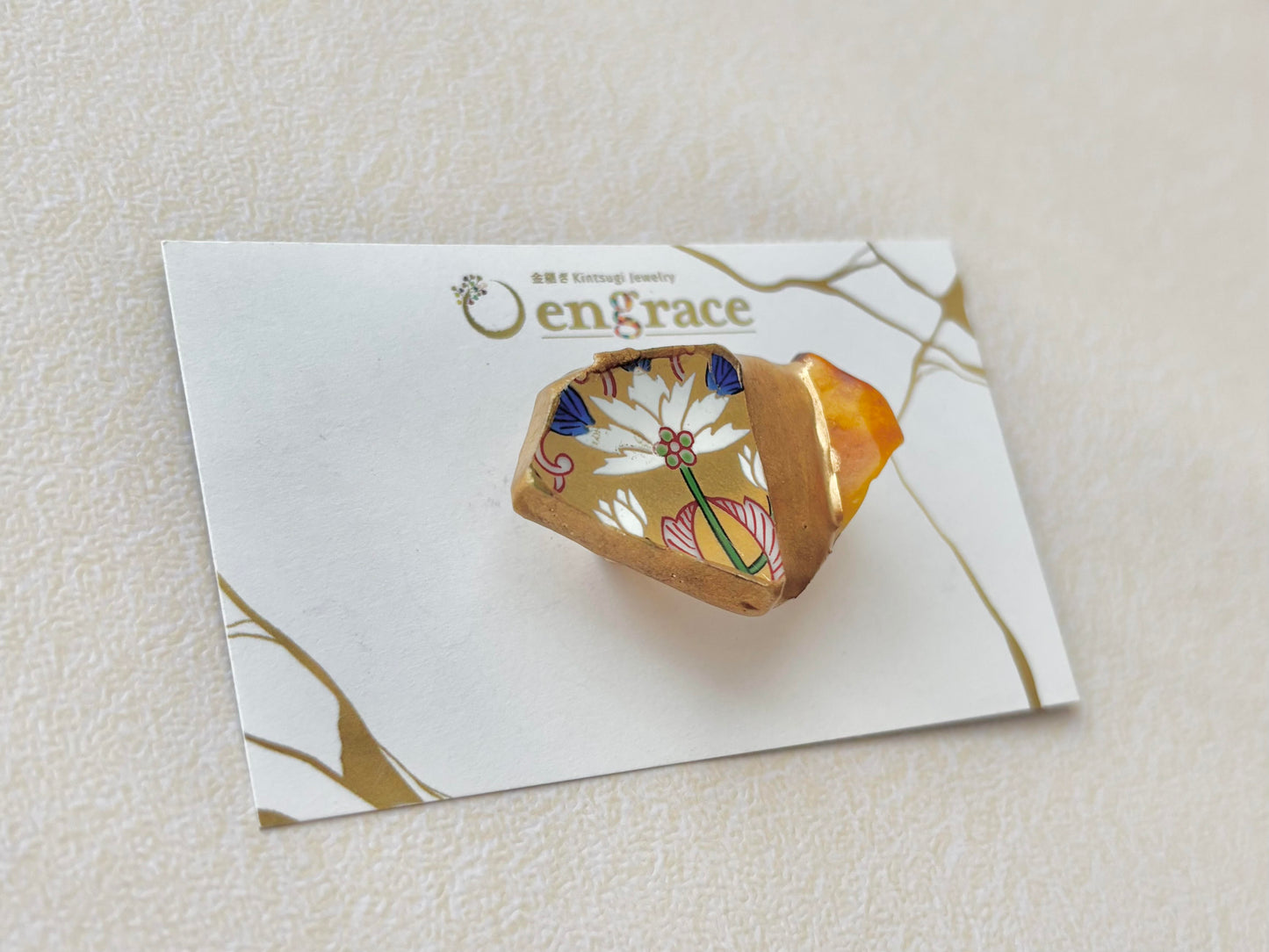 Imari Ware Kintsugi Titanium Earrings Gold Carnelian