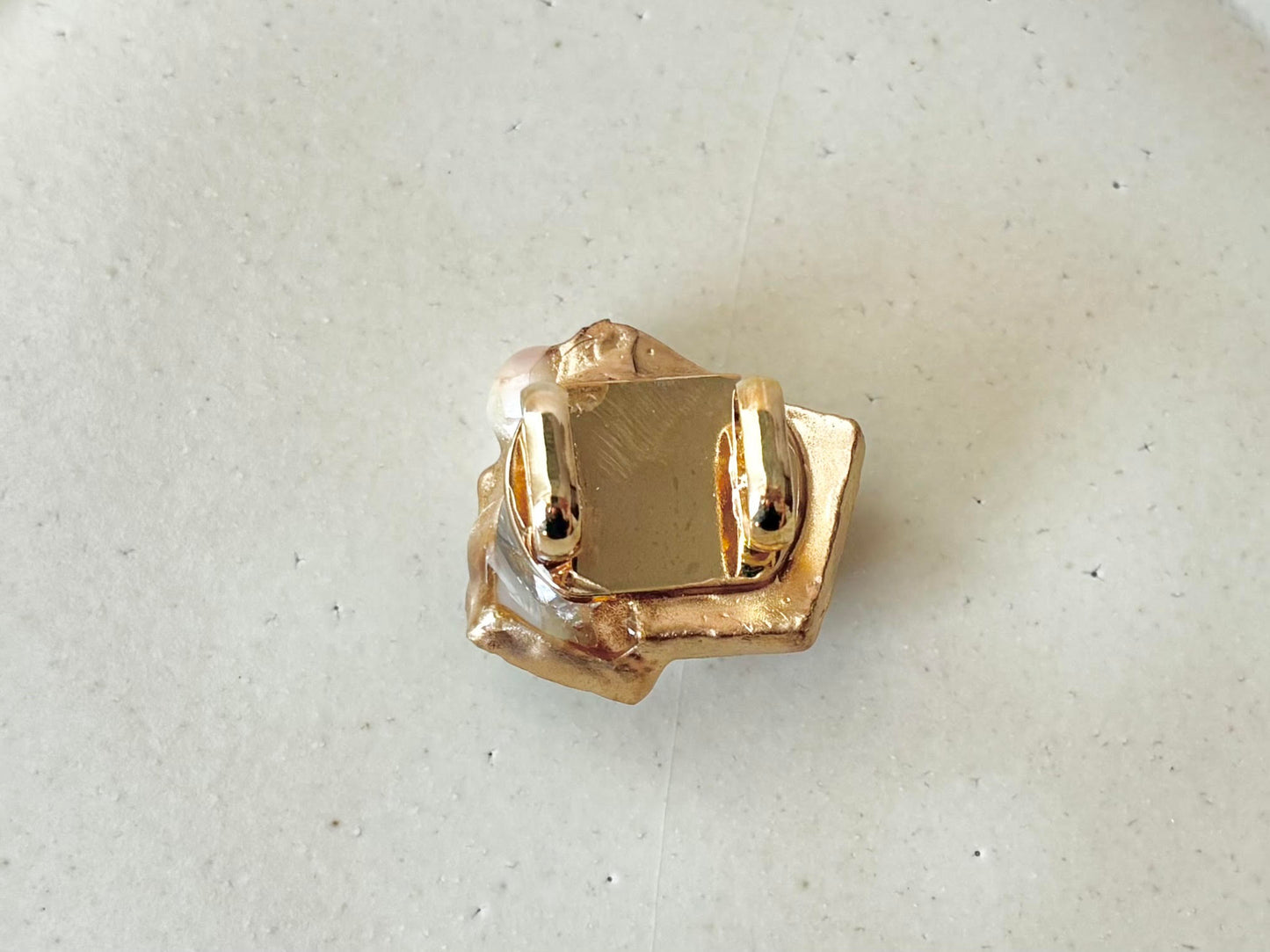 Imari Ware Kintsugi Titanium Earrings Gold Carnelian