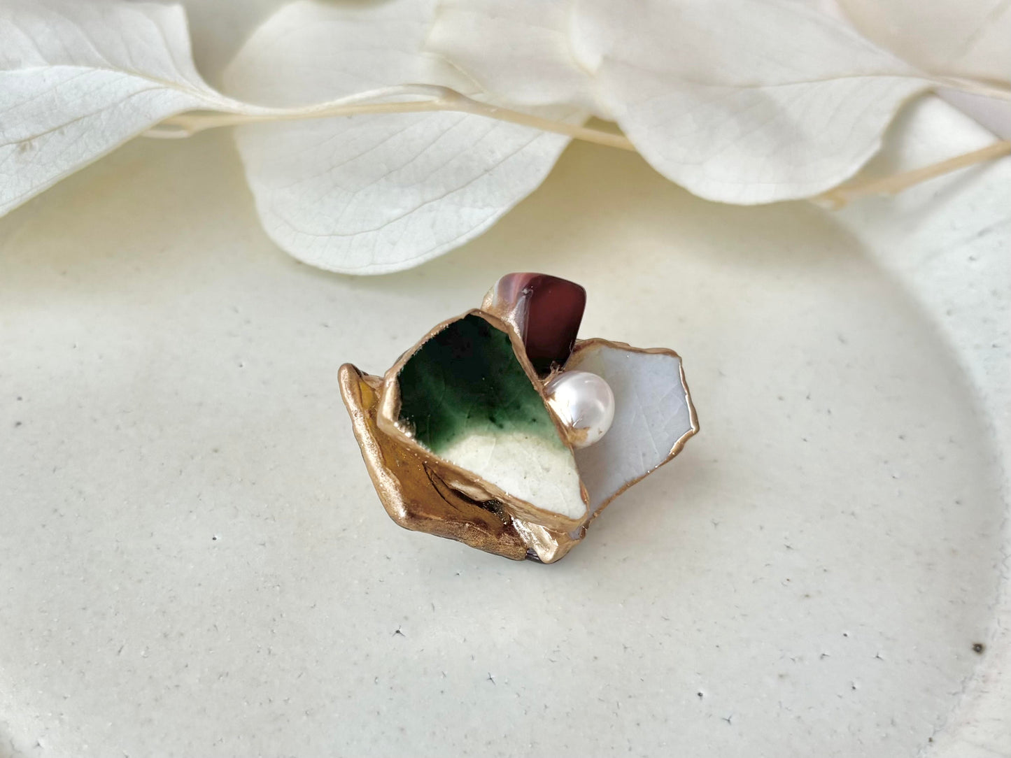 Imari Ware Kintsugi Titanium Earrings Gold Carnelian