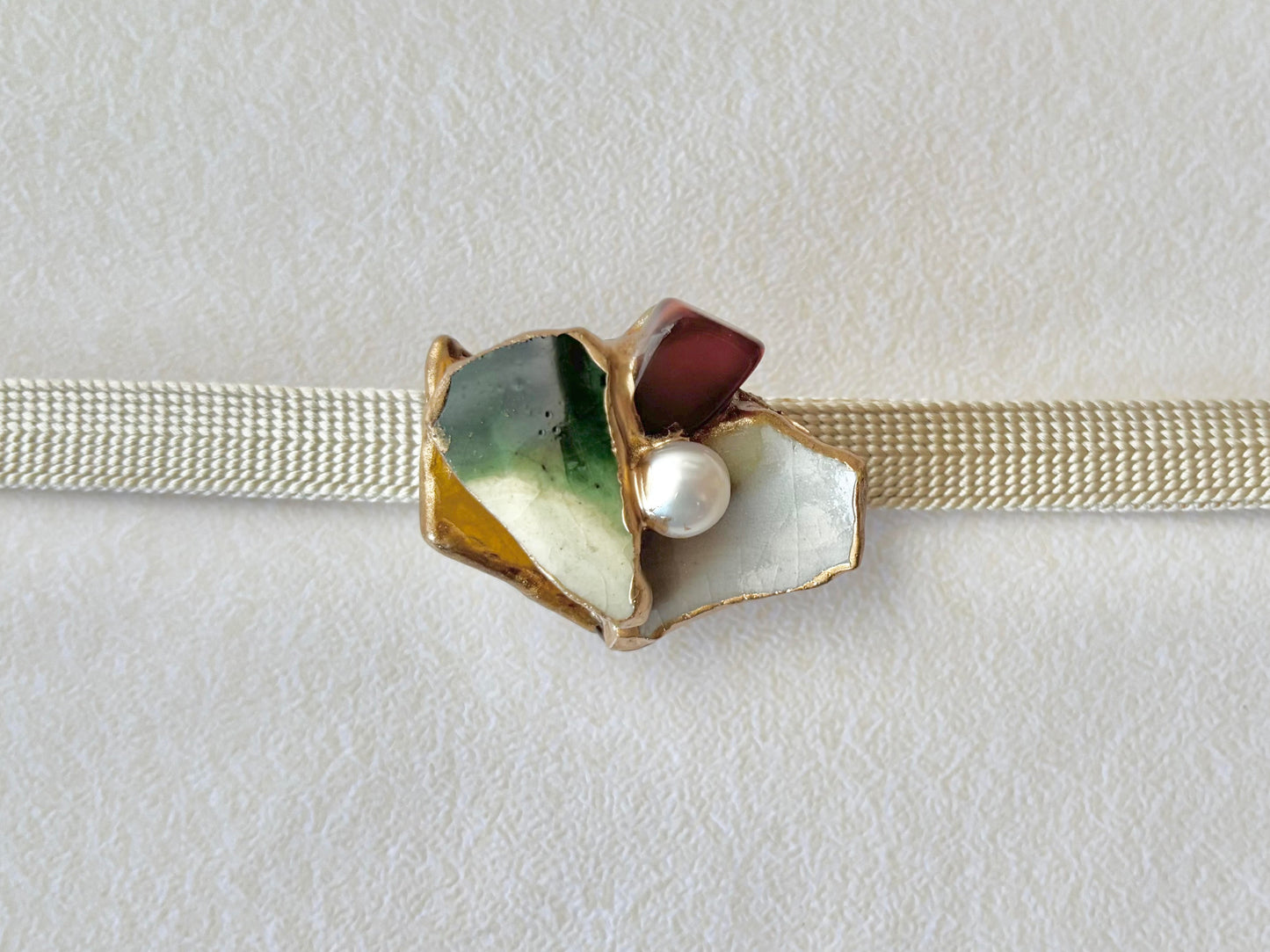 Imari Ware Kintsugi Titanium Earrings Gold Carnelian