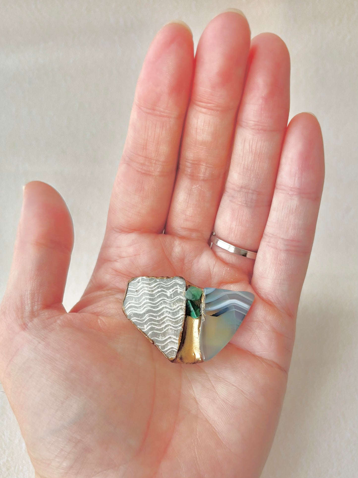 Imari Ware Kintsugi Titanium Earrings Gold Carnelian