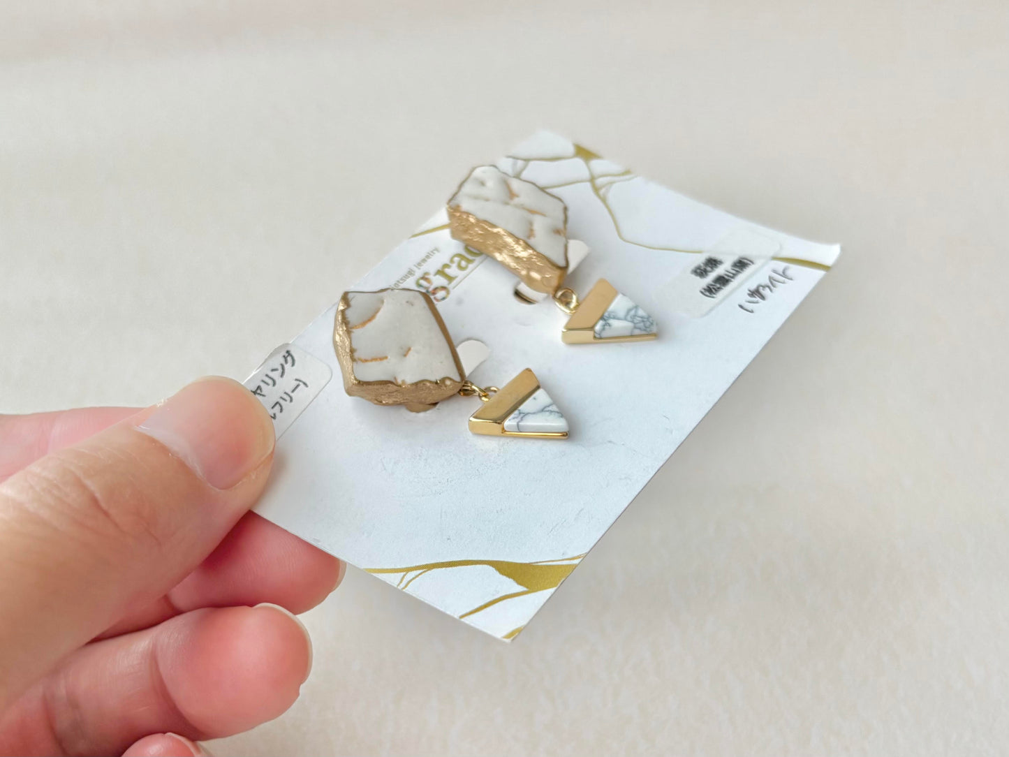 Imari Ware Kintsugi Titanium Earrings Gold Carnelian