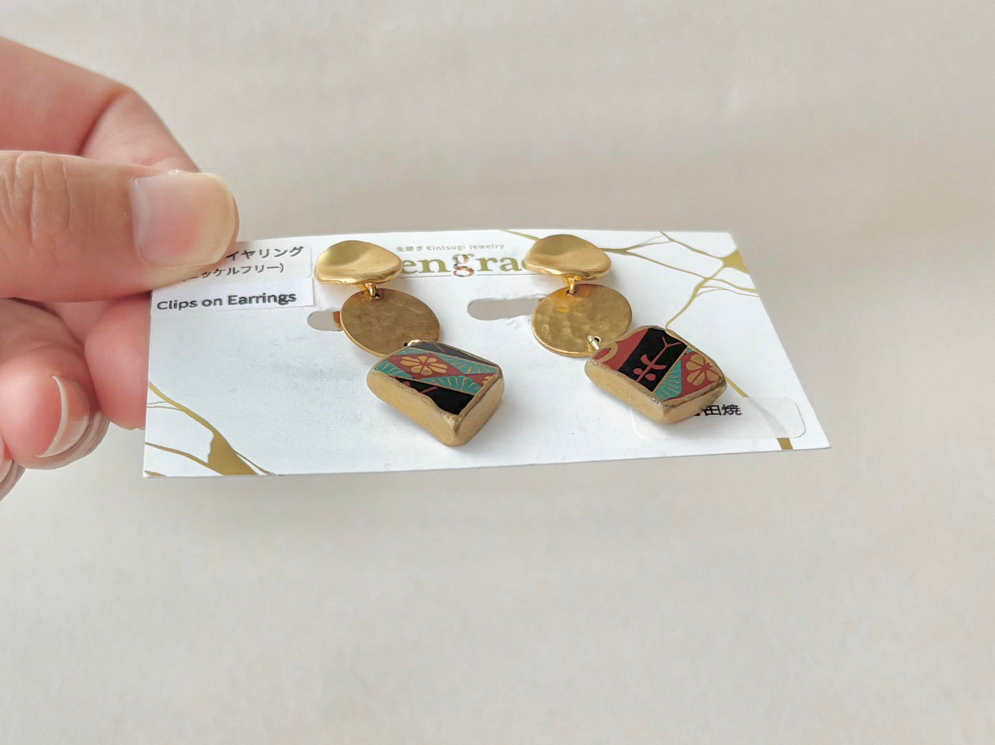 Imari Ware Kintsugi Titanium Earrings Gold Carnelian