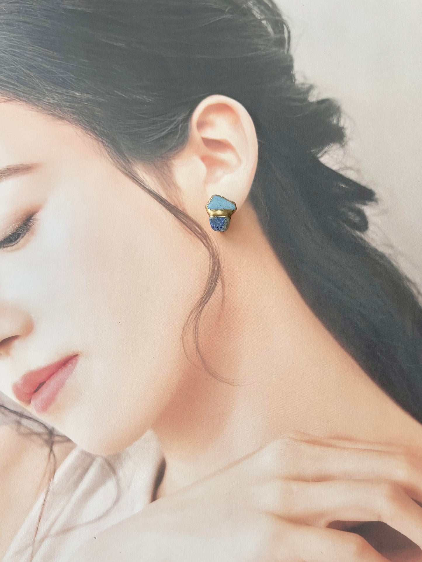 Imari Ware Kintsugi Titanium Earrings Gold Carnelian