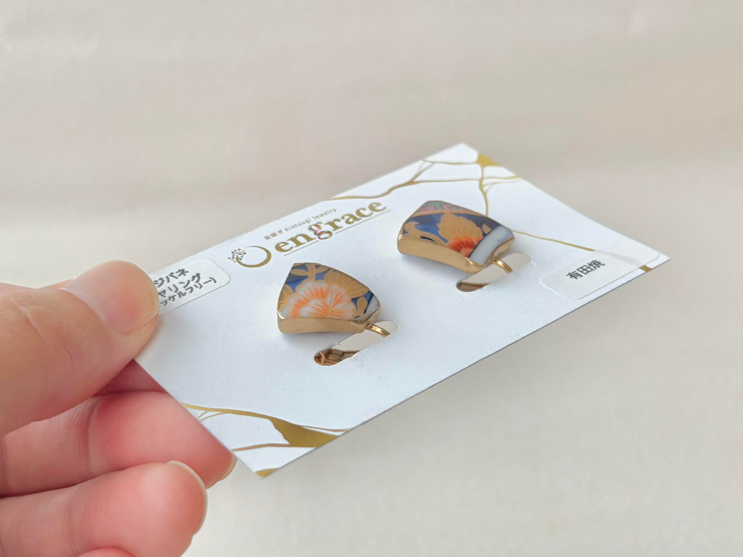 Imari Ware Kintsugi Titanium Earrings Gold Carnelian