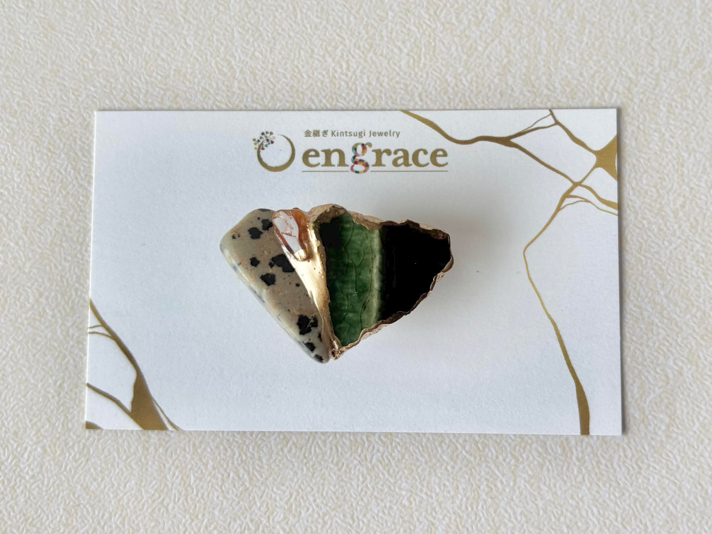 Imari Ware Kintsugi Titanium Earrings Gold Carnelian