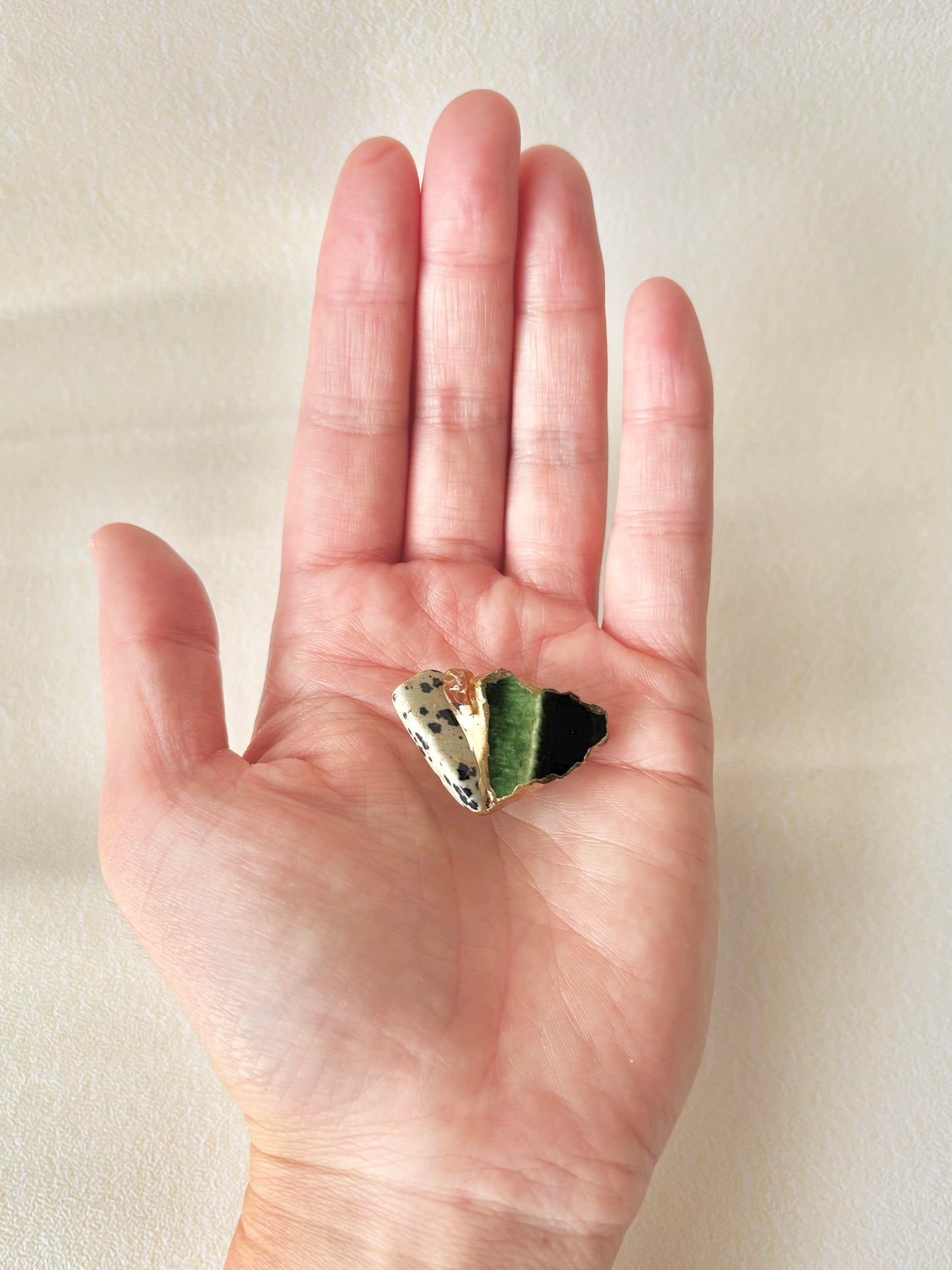 Imari Ware Kintsugi Titanium Earrings Gold Carnelian