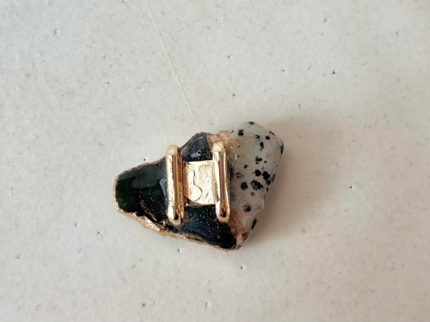 Imari Ware Kintsugi Titanium Earrings Gold Carnelian