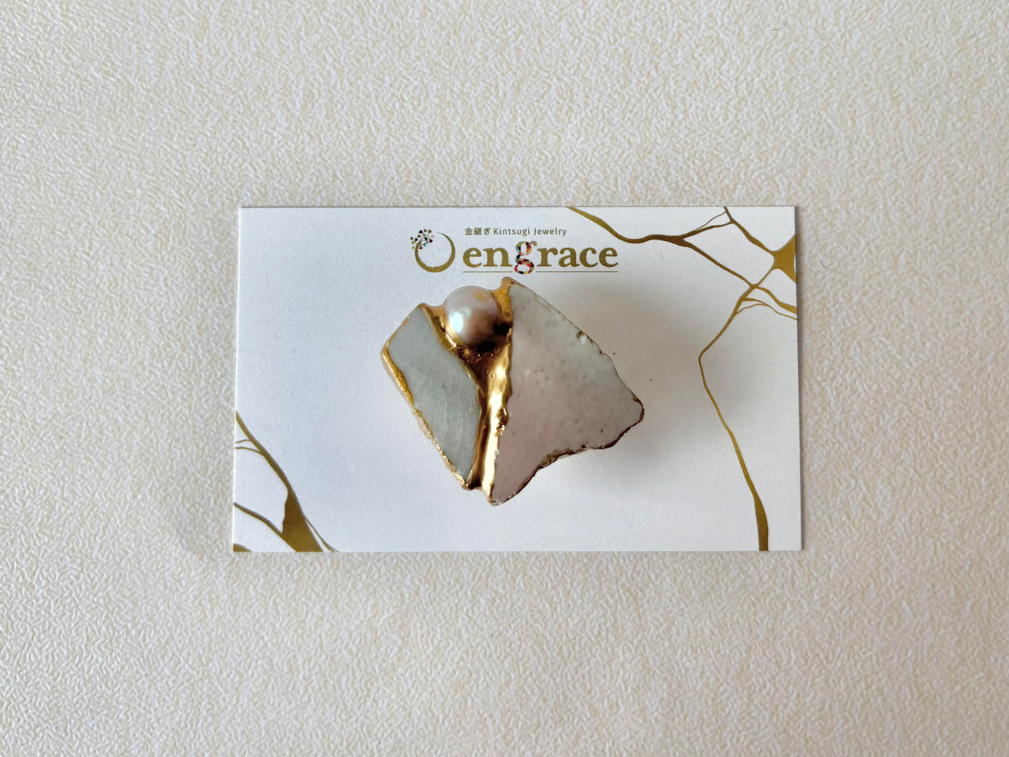 Imari Ware Kintsugi Titanium Earrings Gold Carnelian