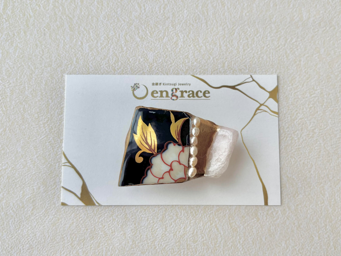 Imari Ware Kintsugi Titanium Earrings Gold Carnelian