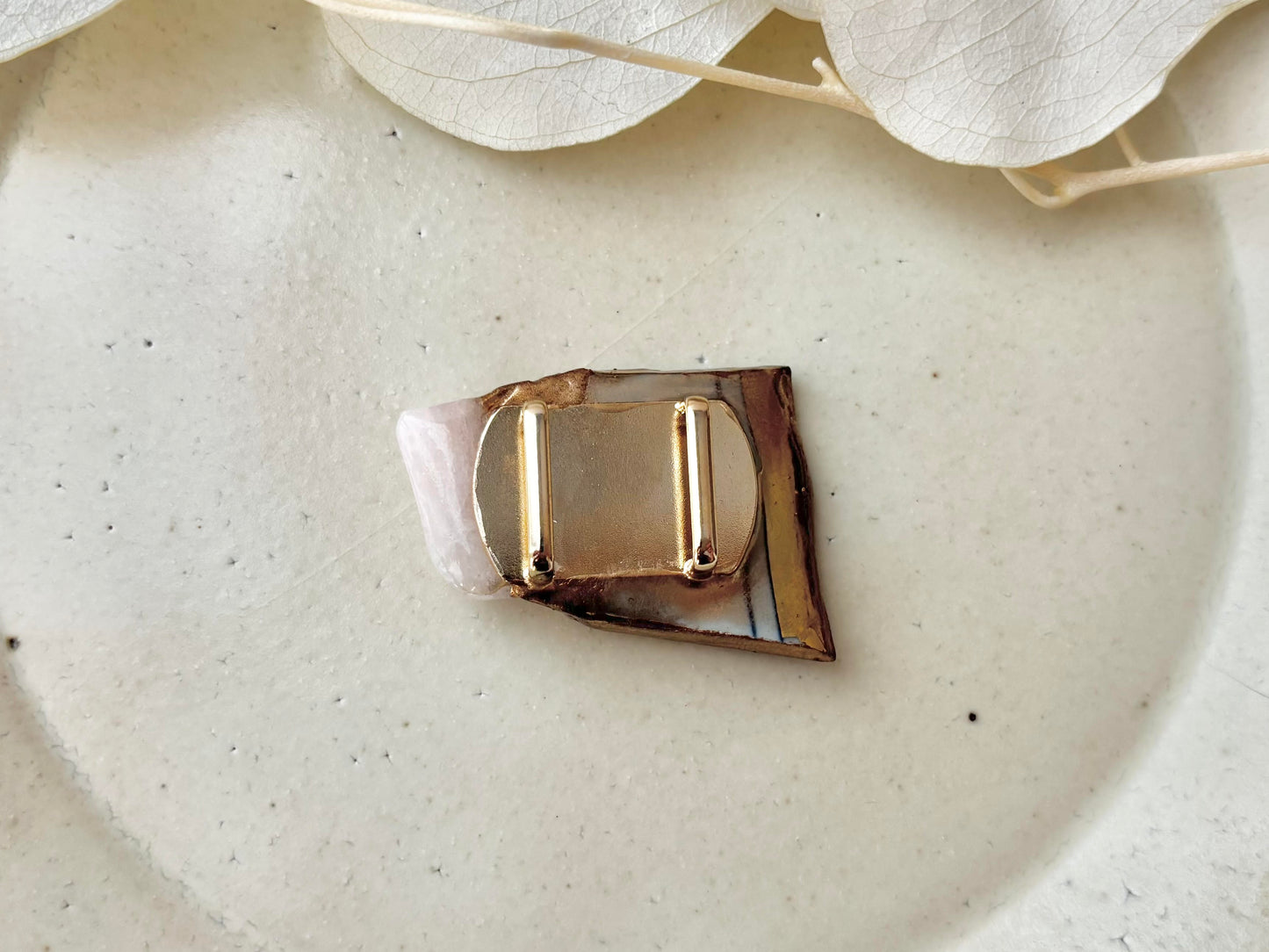 Imari Ware Kintsugi Titanium Earrings Gold Carnelian