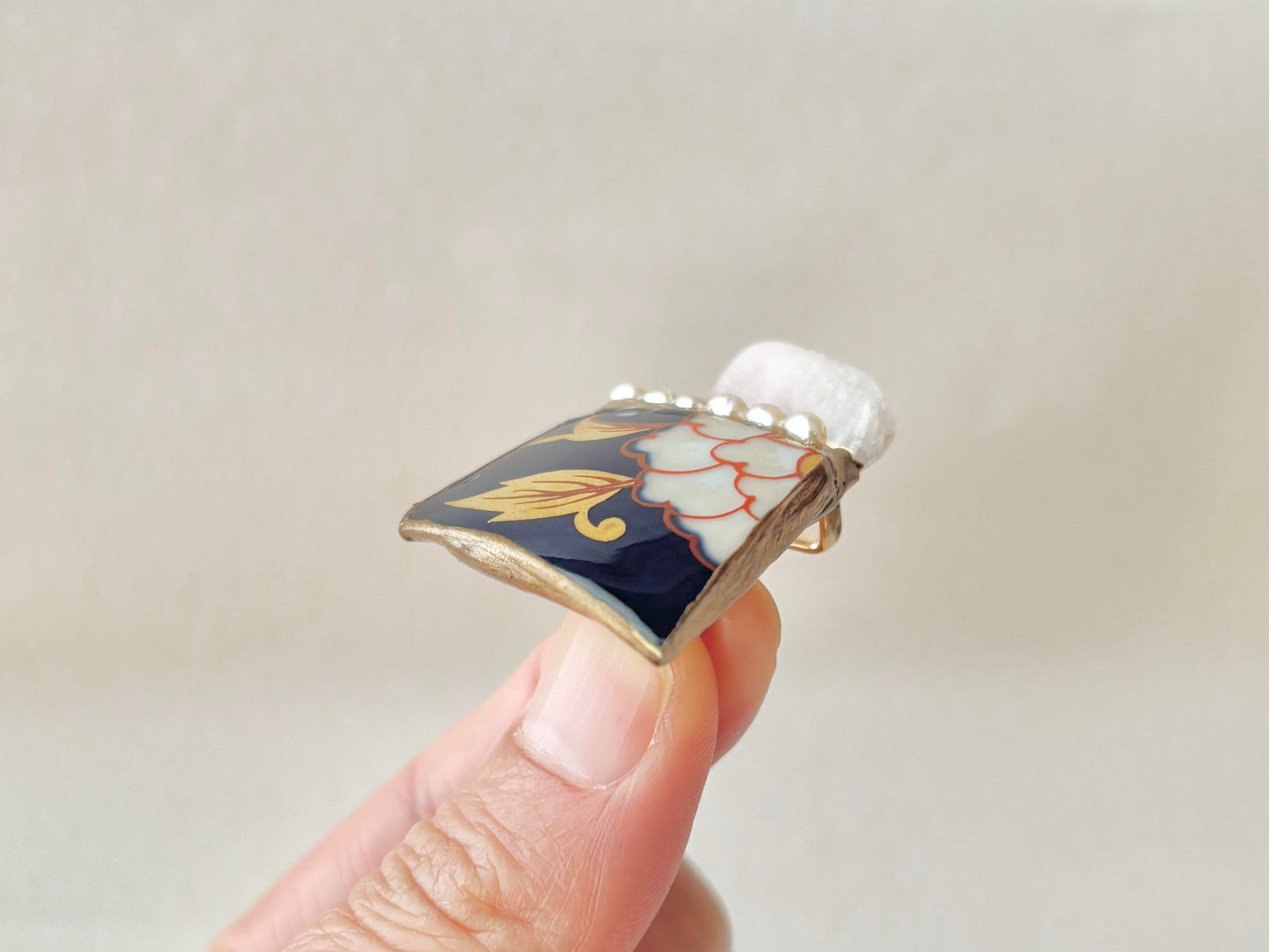 Imari Ware Kintsugi Titanium Earrings Gold Carnelian