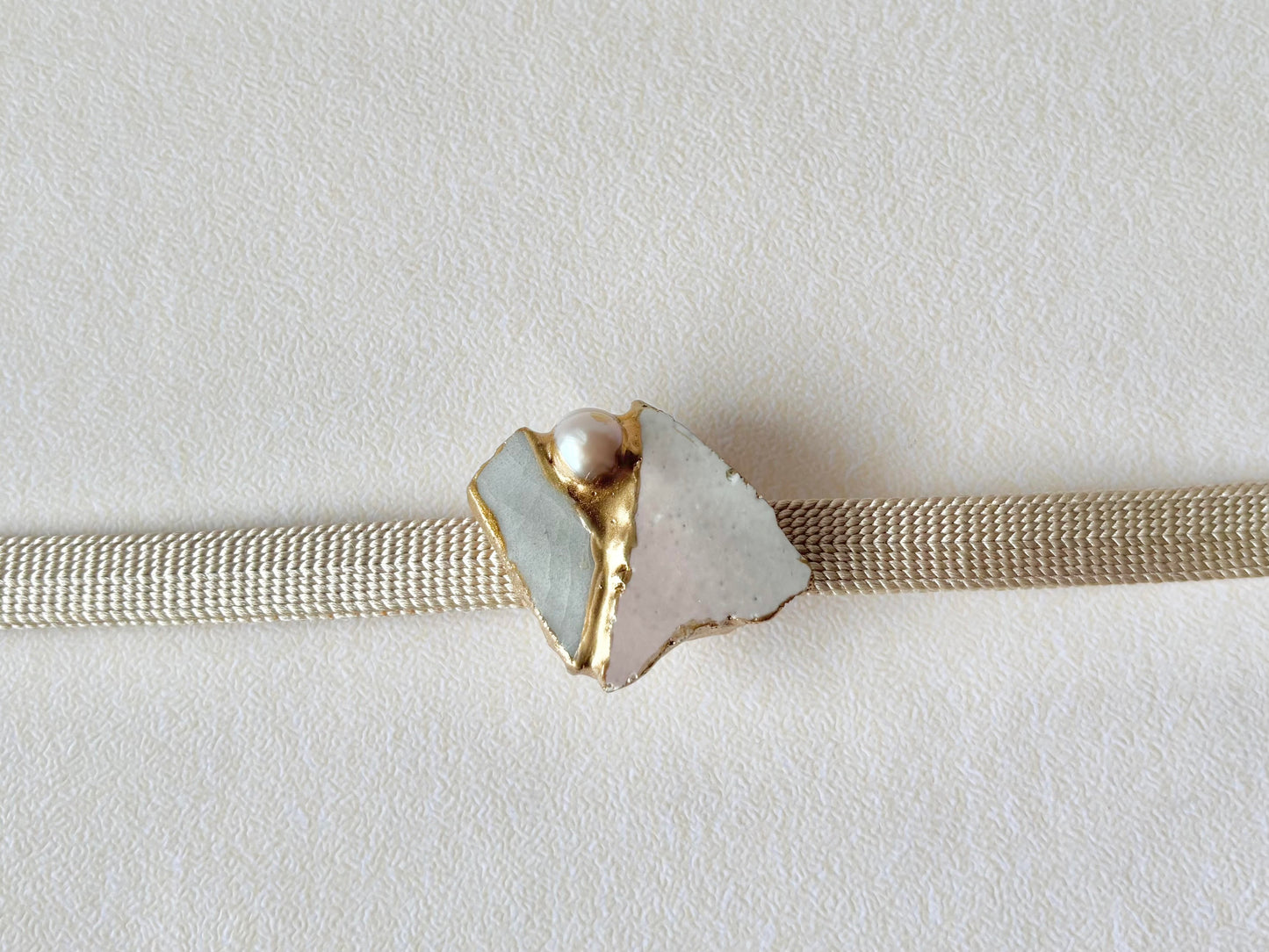 Imari Ware Kintsugi Titanium Earrings Gold Carnelian