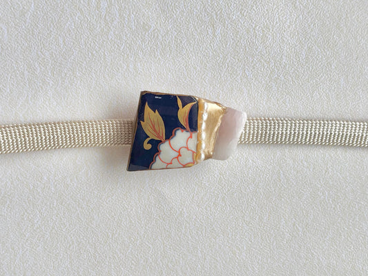 有田焼　金継ぎ　帯留　花柄　リーフ柄　ミルキークンザイト　淡水パール　天然石　伝統工芸　＃367