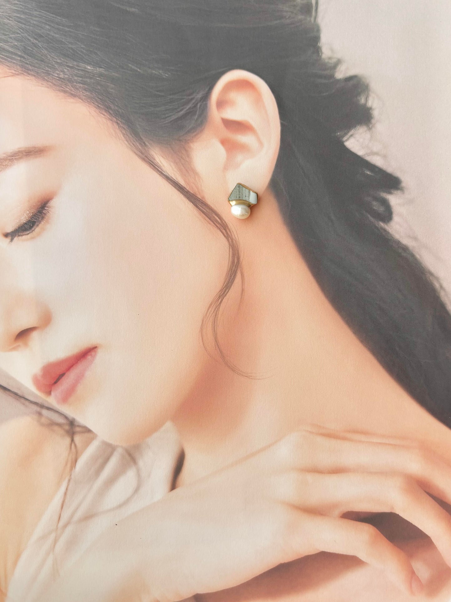 京焼　金継ぎ　サージカルステンレスピアス　グレー　白　淡水パール　天然石　 伝統工芸　＃370