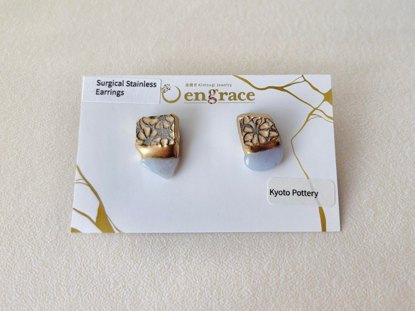 京焼 　金継ぎ　サージカルステンレスピアス　花柄　グレー　ブルーレースアゲート　天然石　伝統工芸　＃371