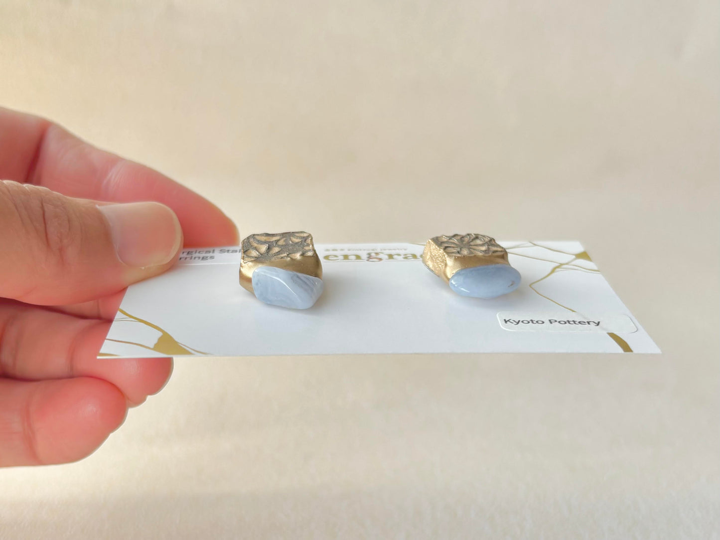 京焼 　金継ぎ　サージカルステンレスピアス　花柄　グレー　ブルーレースアゲート　天然石　伝統工芸　＃371