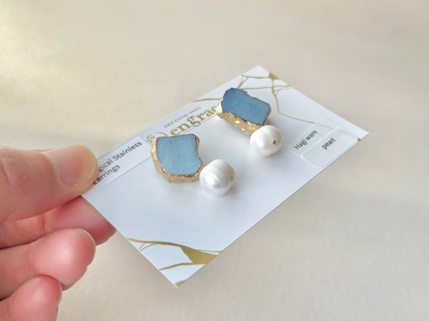 Imari Ware Kintsugi Titanium Earrings Gold Carnelian