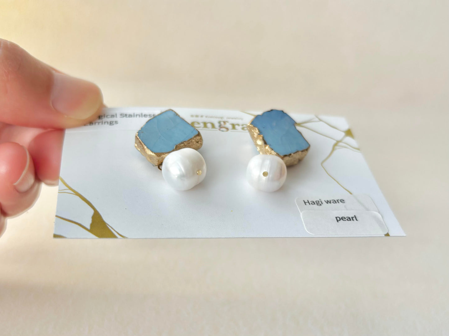 Imari Ware Kintsugi Titanium Earrings Gold Carnelian