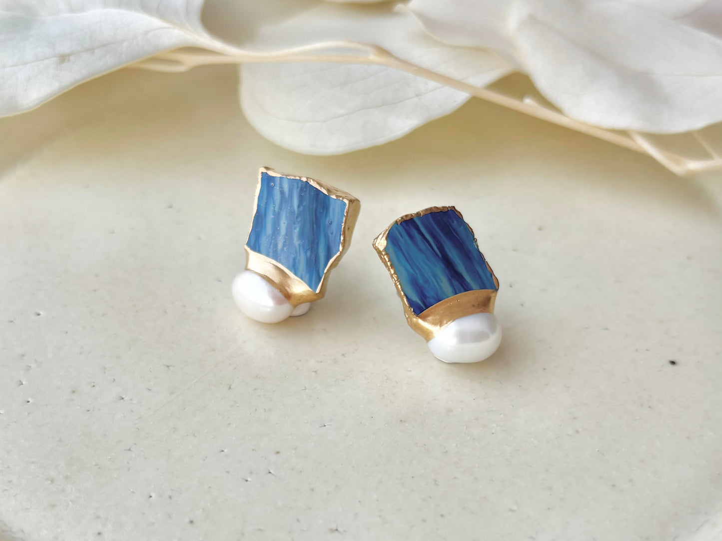 萩焼　金継ぎ　サージカルステンレスピアス　藍色　淡水パール　天然石　 伝統工芸　＃373