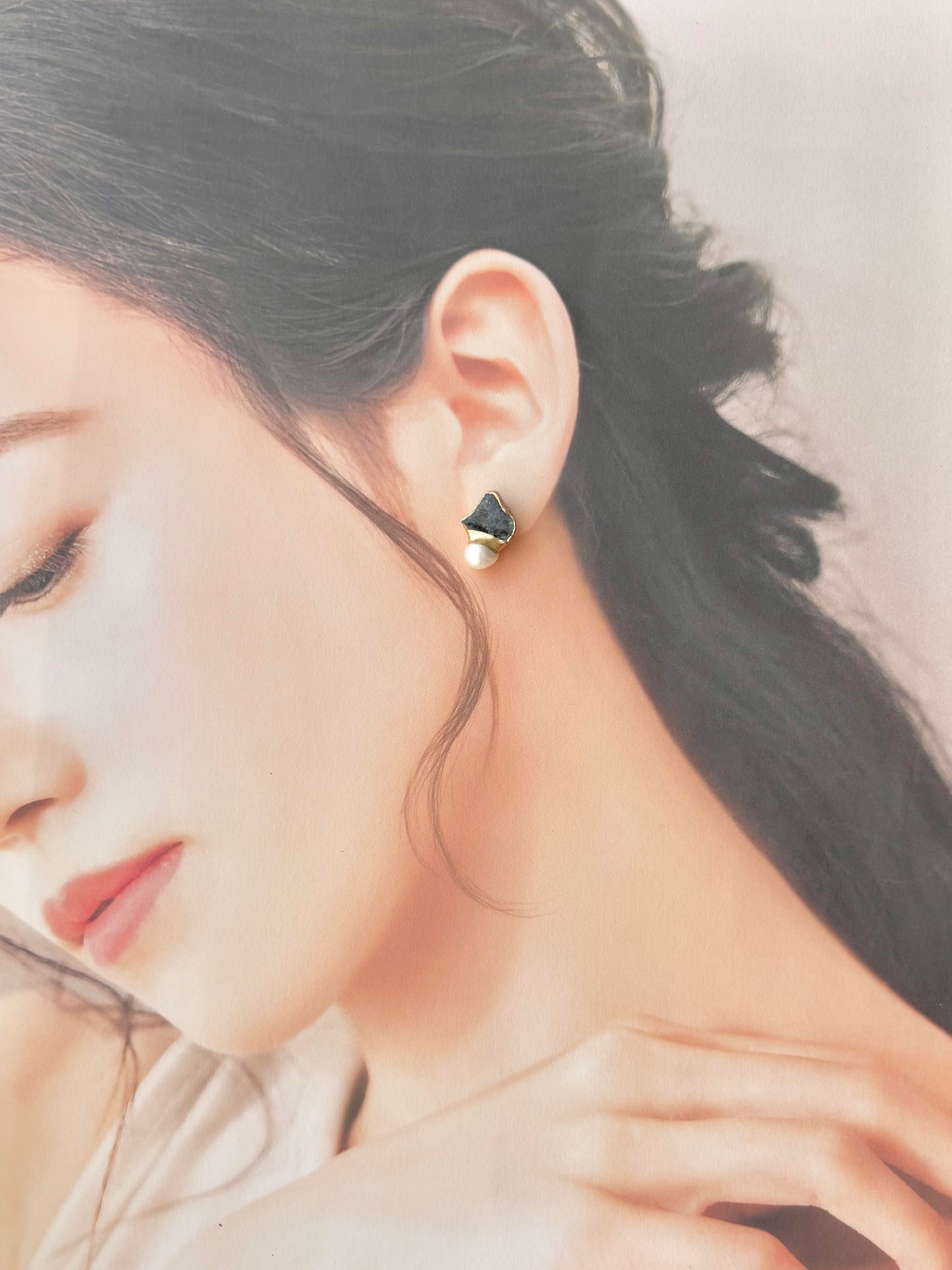 萩焼　金継ぎ　サージカルステンレスピアス　藍色　淡水パール　天然石　 伝統工芸　＃375