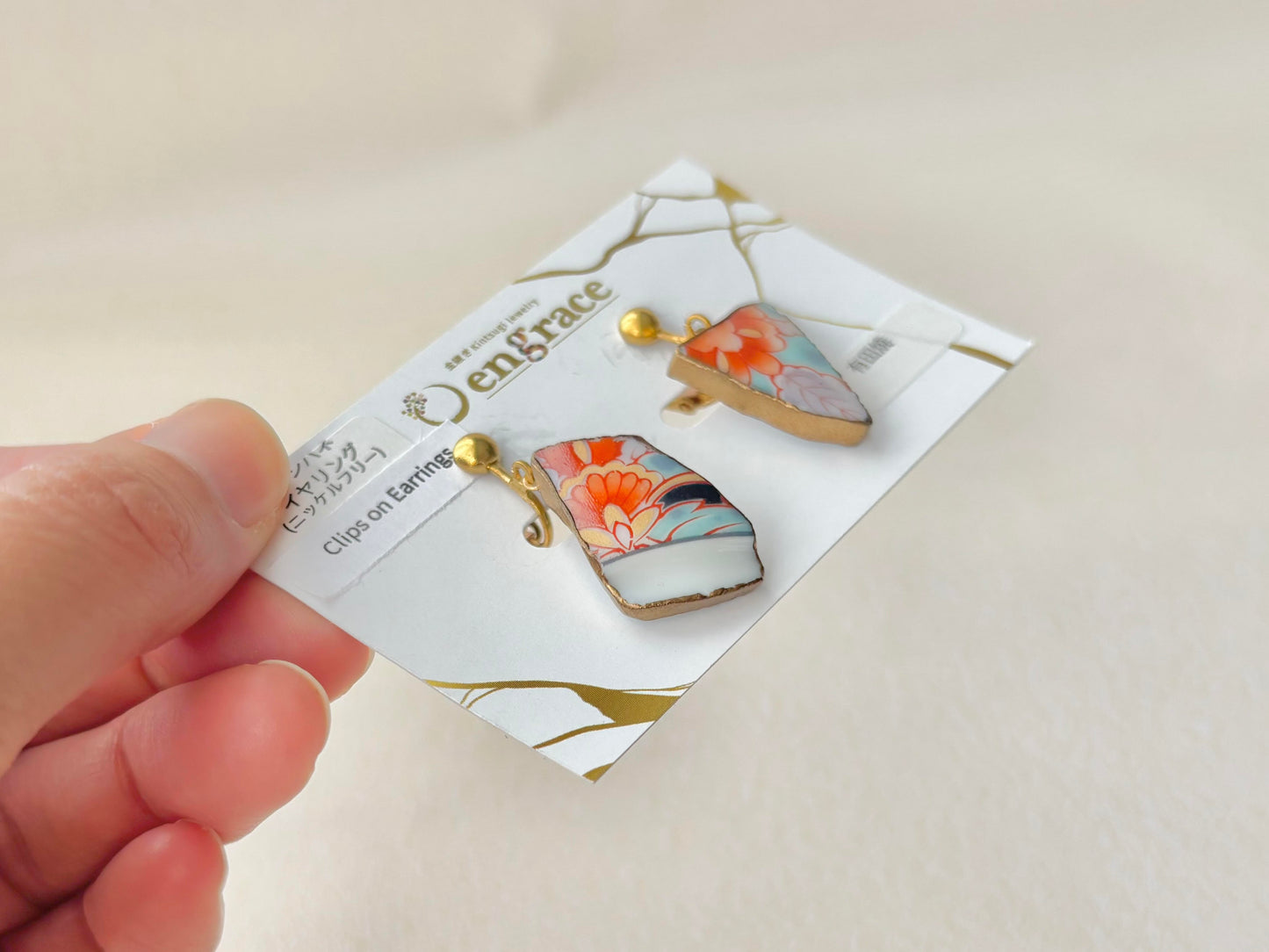有田焼 　金継ぎ　ネジバネ式イヤリング　オレンジ　水色　花柄　リーフ柄　揺れる　伝統工芸　＃382