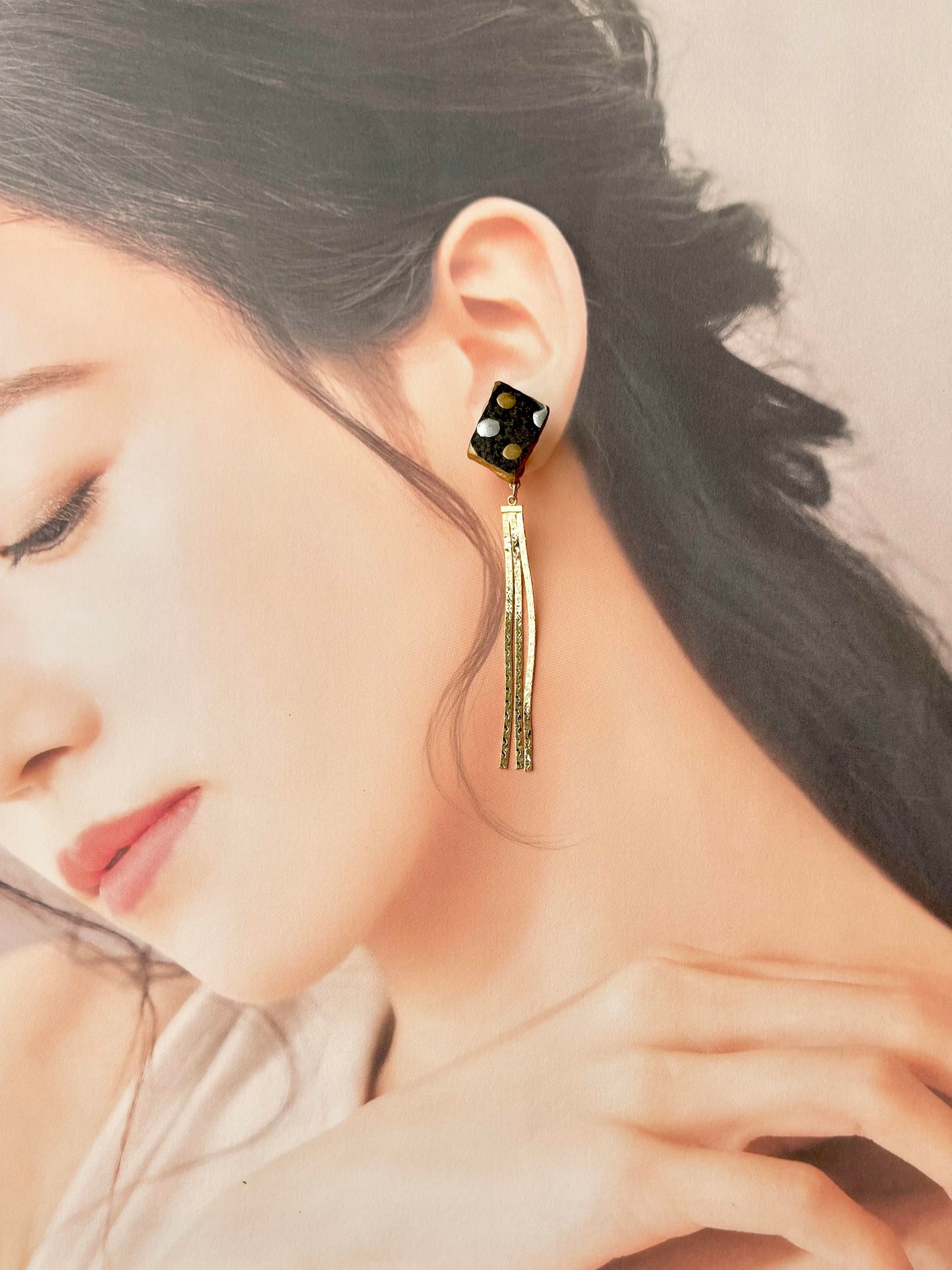 唐津焼　金継ぎ　ネジバネ式イヤリング　ゴールド　シルバー　黒　ドット柄　伝統工芸　#383