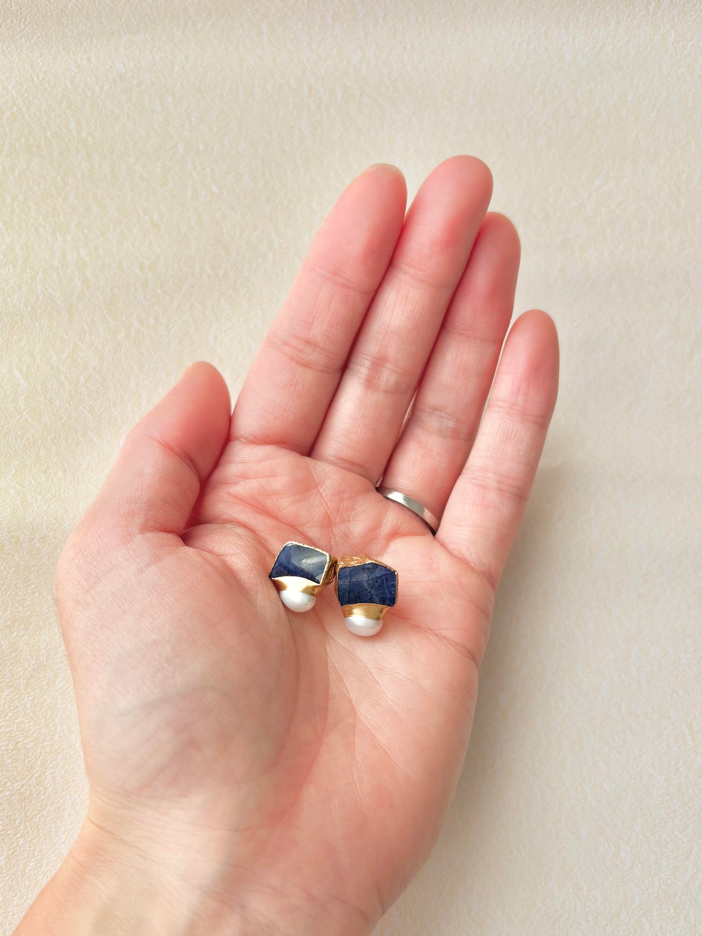 萩焼　金継ぎ　サージカルステンレスピアス　藍色　淡水パール　天然石　 伝統工芸　＃386