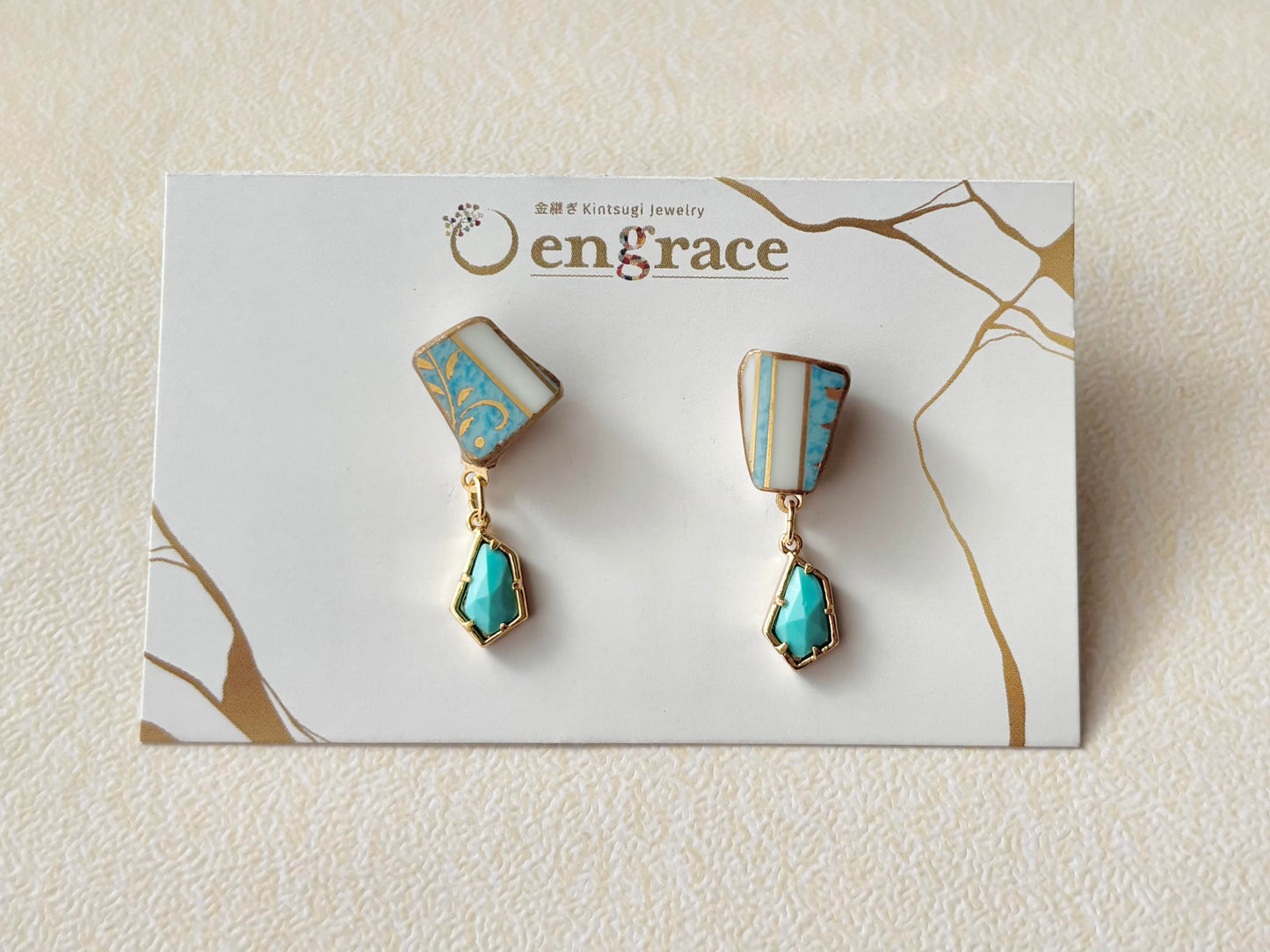 有田焼 　金継ぎ　サージカルステンレスピアス　水色　白　リーフ柄　揺れる　ターコイズ　伝統工芸　天然石　＃389